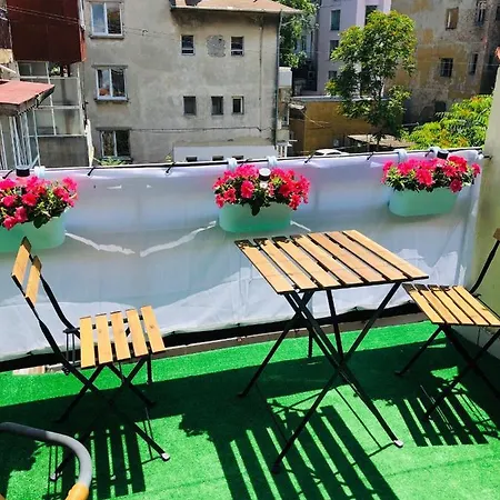 Varnainnholiday Terrasse فارنا